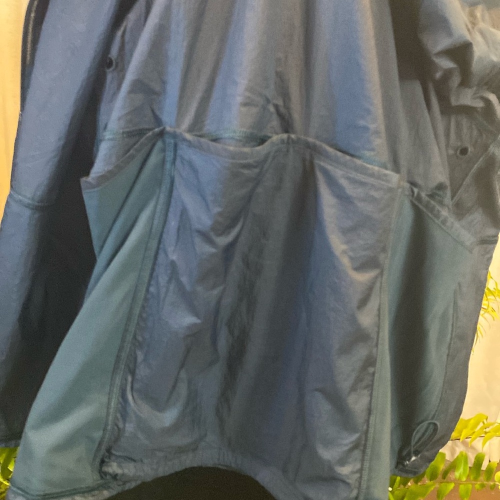 Lululemon Athletica Packable Jacket - image 6